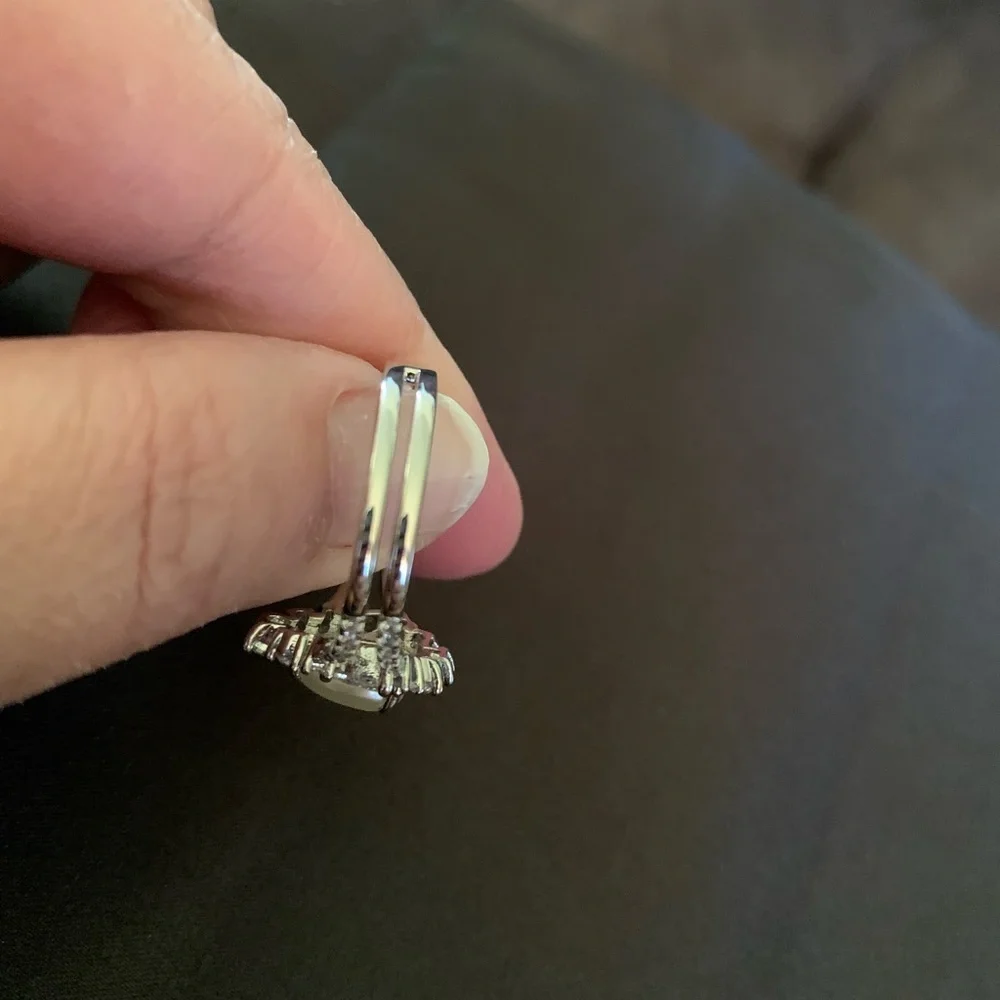 Silver tone teardrop shape faux pearl ring with crystals